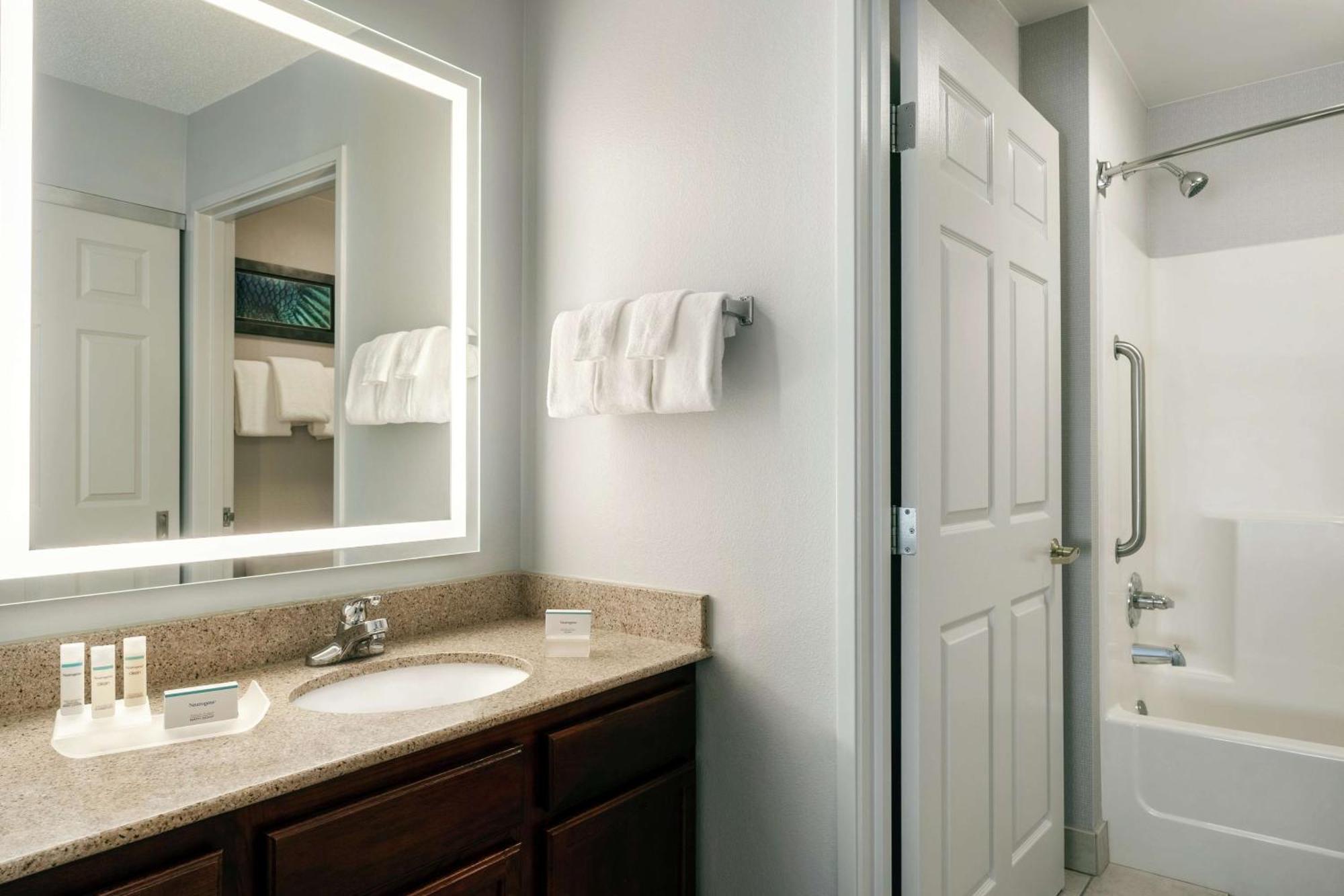 Homewood Suites By Hilton Erie Kearsarge Εξωτερικό φωτογραφία