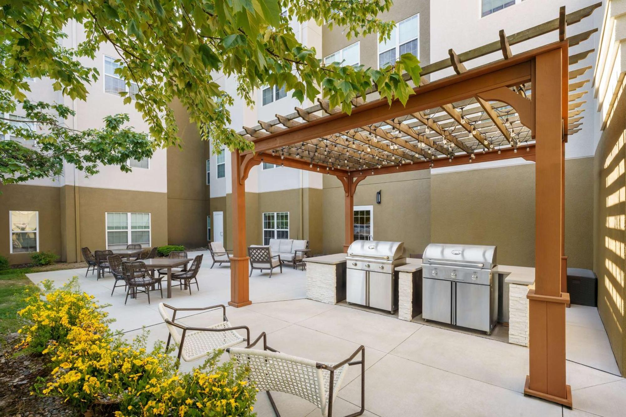 Homewood Suites By Hilton Erie Kearsarge Εξωτερικό φωτογραφία