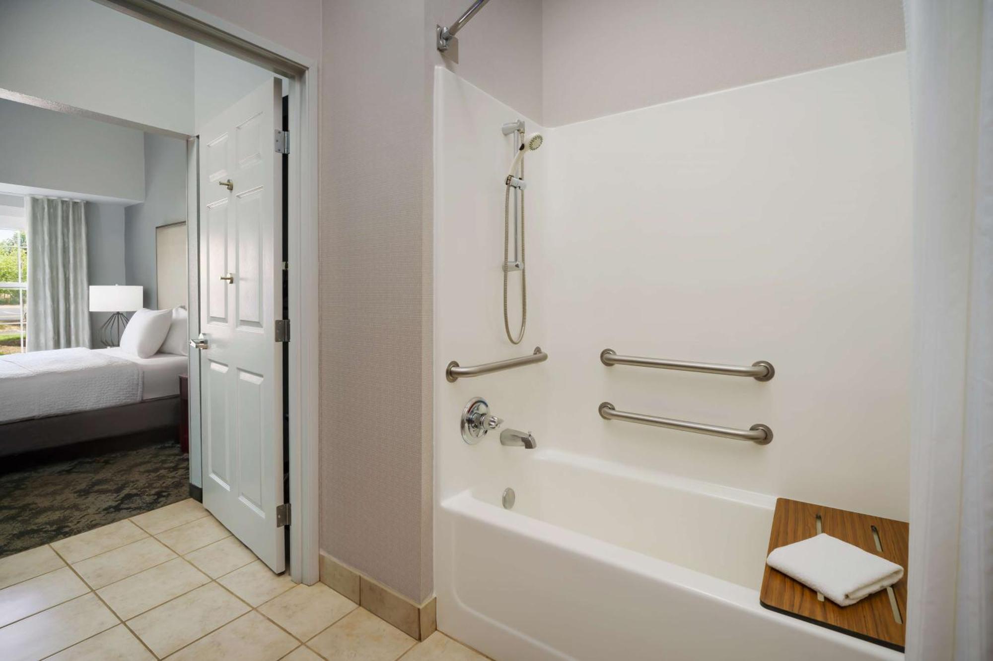 Homewood Suites By Hilton Erie Kearsarge Εξωτερικό φωτογραφία
